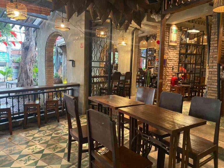 ca phe 90S Khong Gian 2 768x576